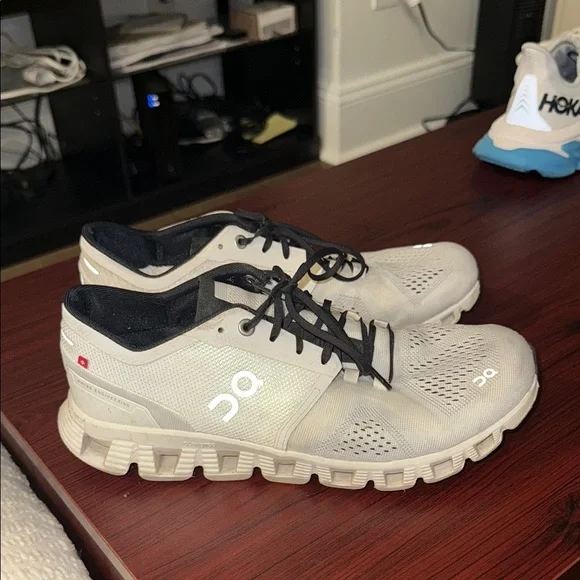 On Running | Shoes | On Running White And Black Athletic  display picture 1